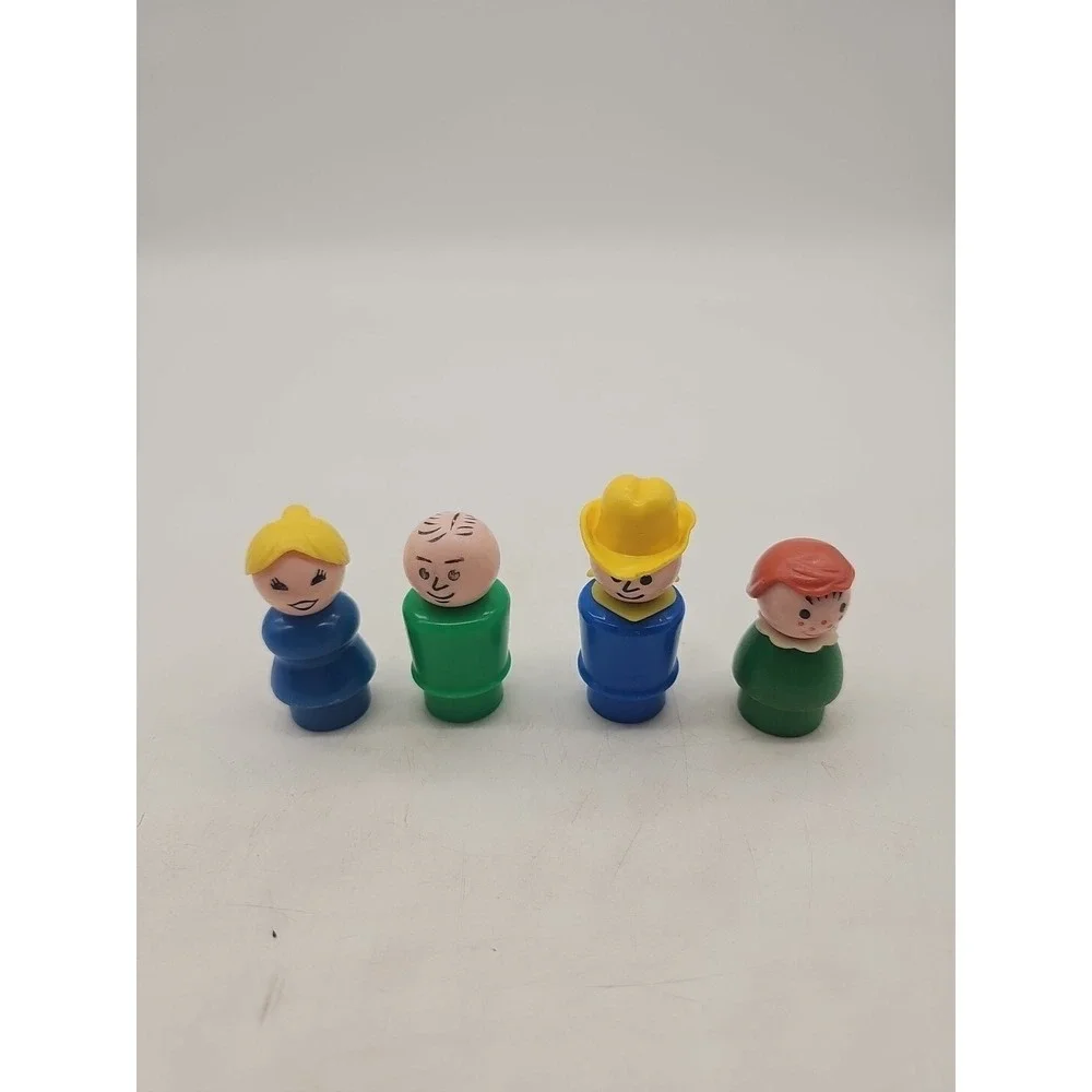 Vintage Fisher Price Little People Hard Plastic Figures Family 1 Wood  Lot Of 4